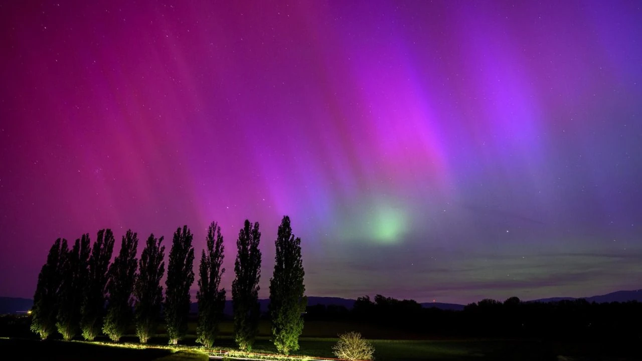G5 Geomagnetic Storm Sparks Aurora Borealis Sightings in Florida