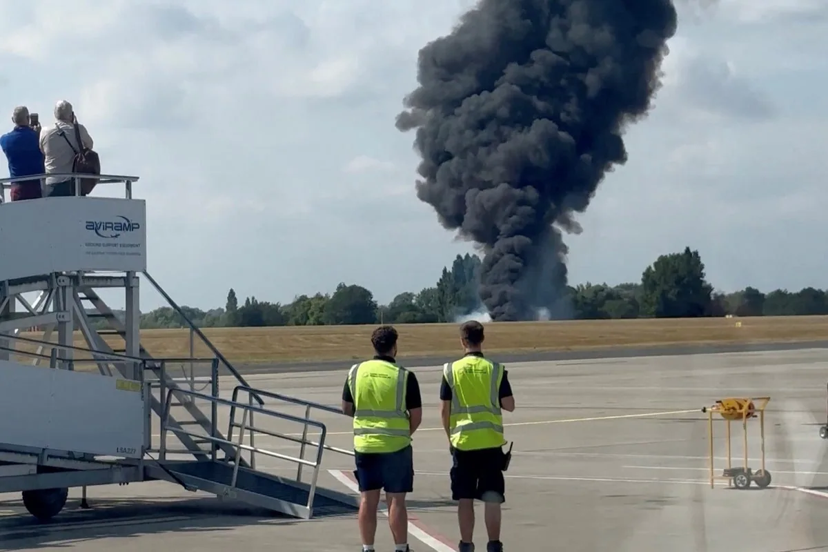 london planeCrash 2025 emergency response