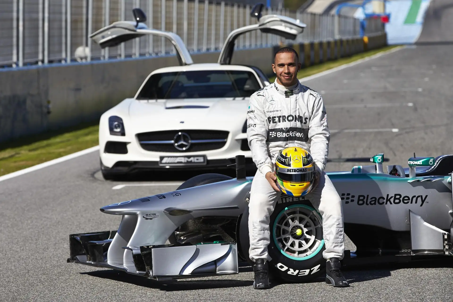 lewis hamilton 2026 mercedes exit